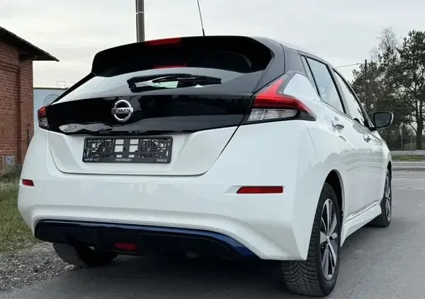 Nissan Leaf cena 46999 przebieg: 106000, rok produkcji 2019 z Tarnobrzeg małe 497